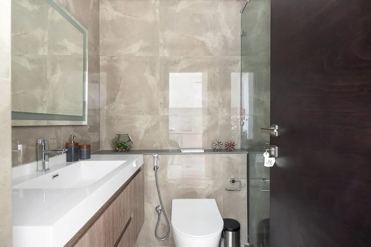 Frank Porter - Majestique Residence 2 Dubai 0*,