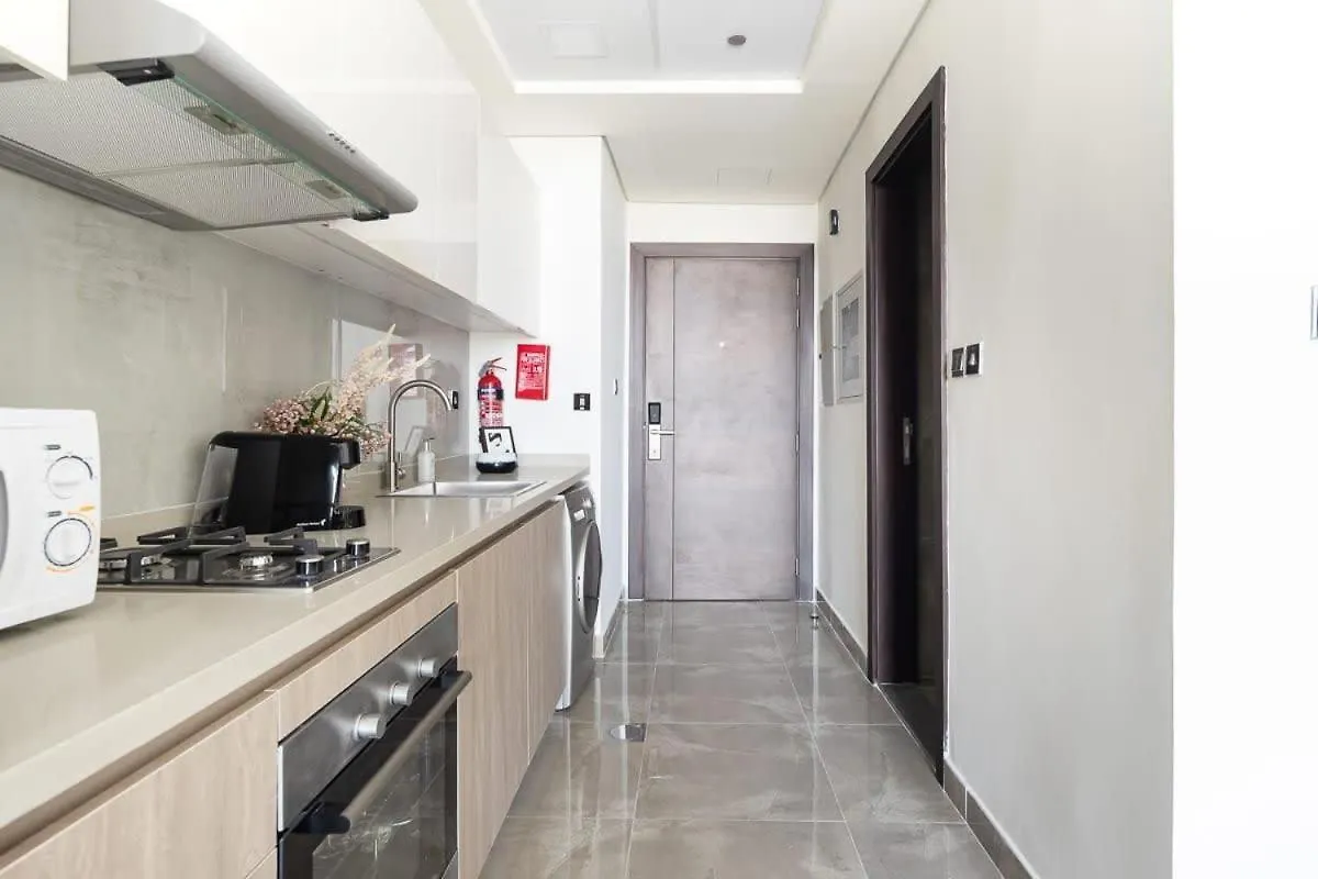 Frank Porter - Majestique Residence 2 Dubai United Arab Emirates