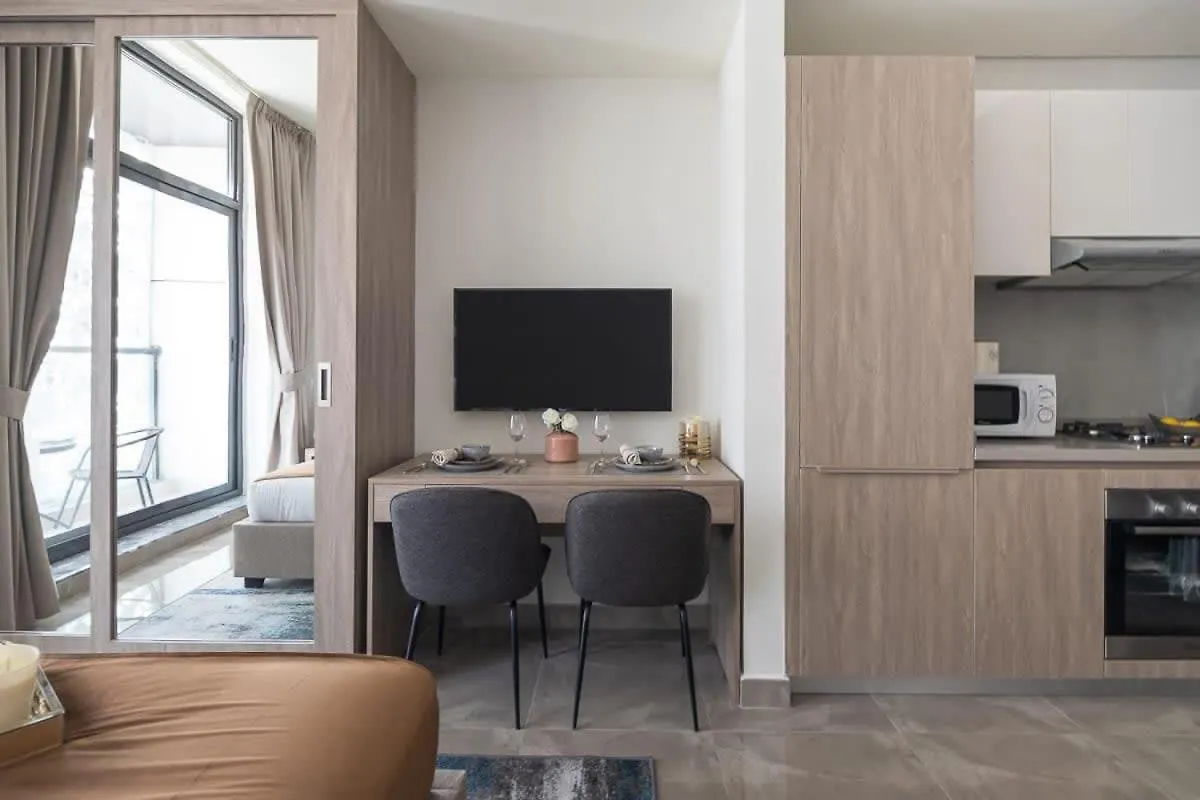 Frank Porter - Majestique Residence 2 Dubai 0*,